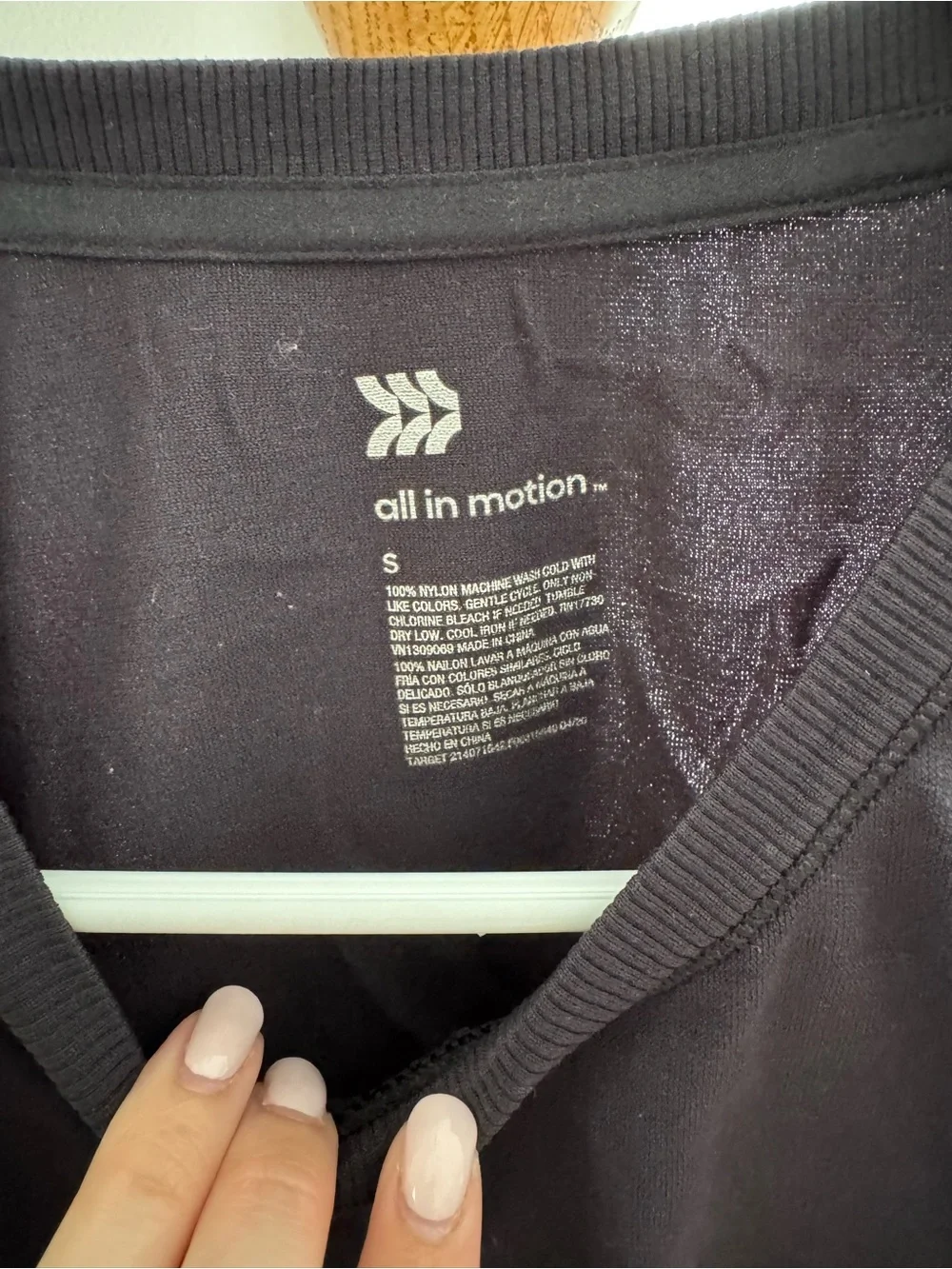 all in motion Black Women's Short Sleeve Crop boxy tee